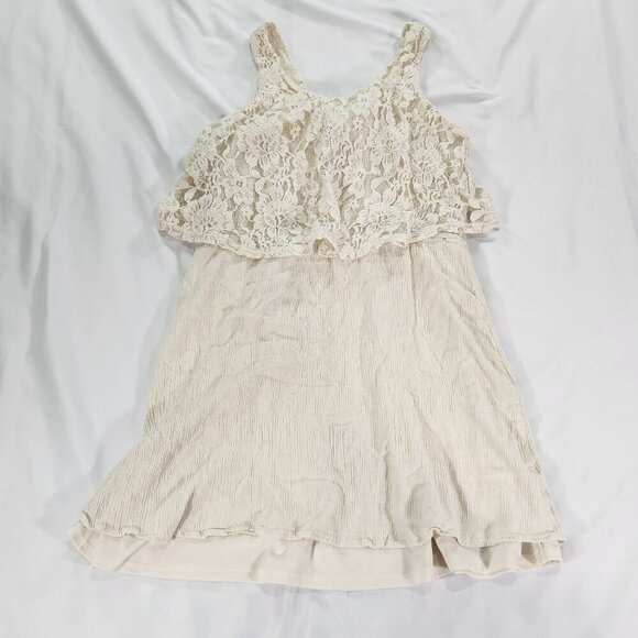 Charming Charlie Linen Summer Mini Dress Medium
Lot K - Picture 2 of 7
